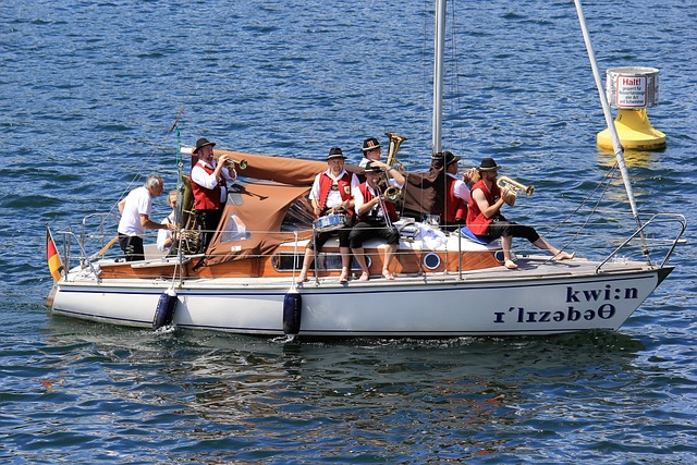 也凸显出球 也凸显出球